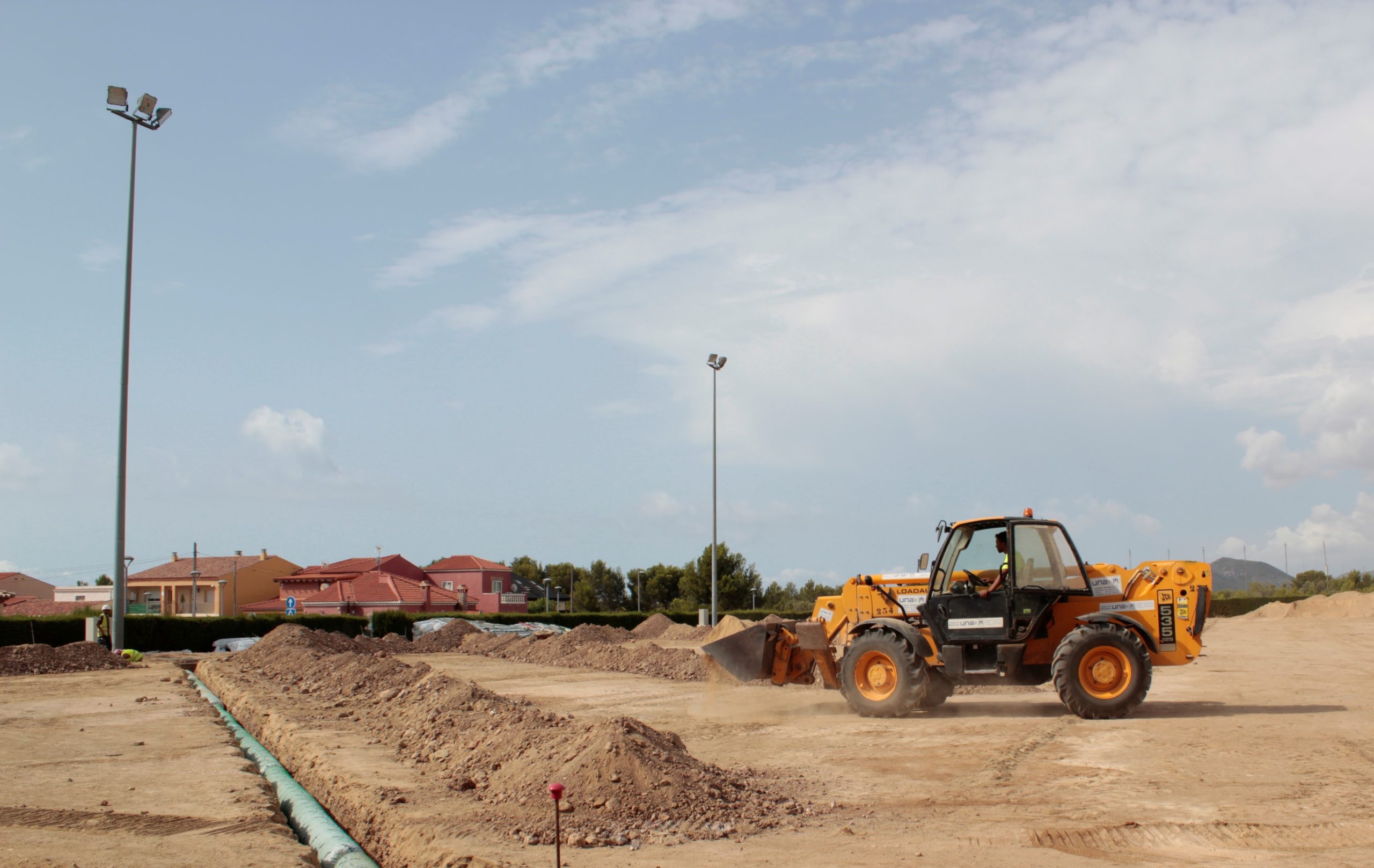 Instalación campo de futbol en Miami Platja – España