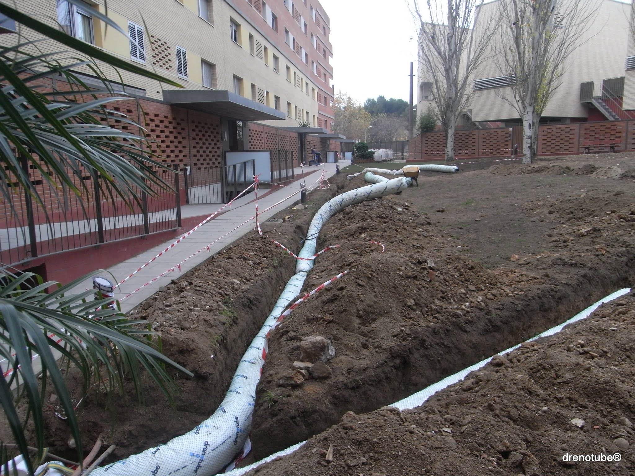 Sistema de drenaje drenotube® en un jardín – Barcelona