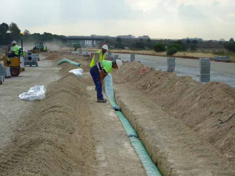 Tubos Drenotube usados en el drenaje de carreteras de una obra publica en Holanda